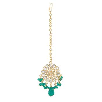 Green kundan beaded necklace with earring & maang tikka by leshya 4