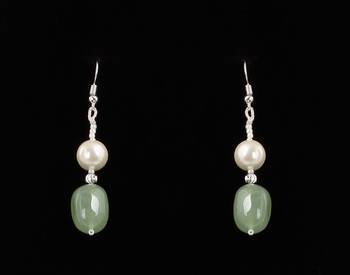 Semi precious onyx stone with pearls 3