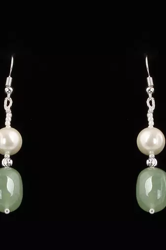 Semi precious onyx stone with pearls