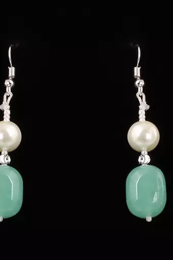 Semi precious onyx stone with pearls