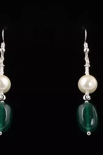 Semi precious onyx stone with pearls