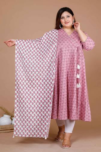 Women's Plus Size Pink Floral Printed Cotton Anarkali Kurta With Dupatta