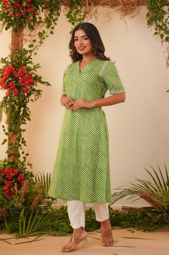 GREEN LEHERIYA EMBROIDERY STRAIGHT KURTA WITH