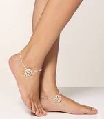 White gold tone kundan and pearl anklet
