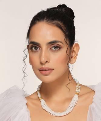 White gold tone pearl necklace 1