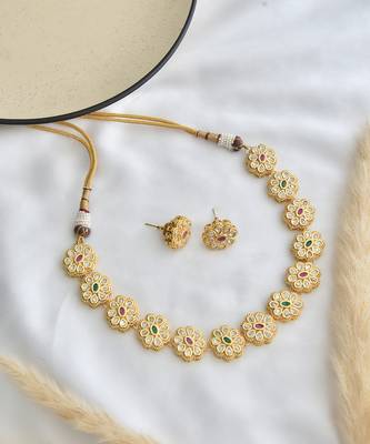 Red and green gold tone kundan choker set 2