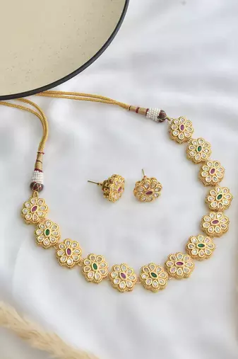 Red and green gold tone kundan choker set