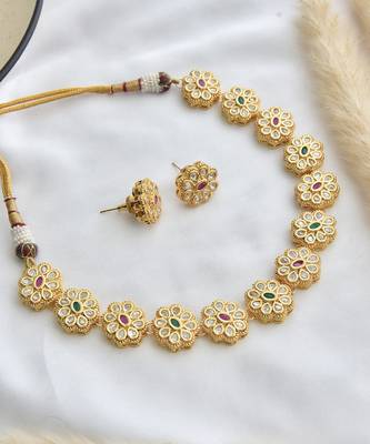 Red and green gold tone kundan choker set 4