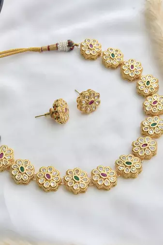 Red and green gold tone kundan choker set