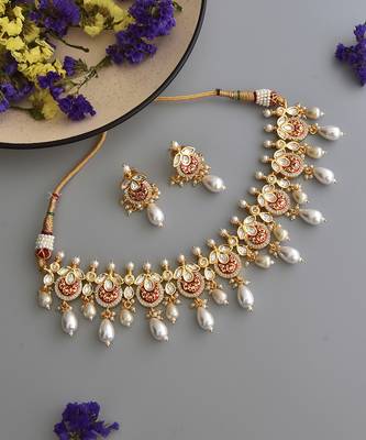 Red gold tone kundan and pearls choker necklace set 2