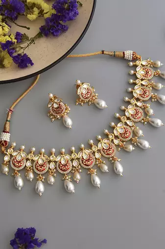 Red gold tone kundan and pearls choker necklace set