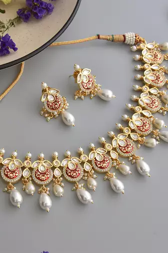 Red gold tone kundan and pearls choker necklace set