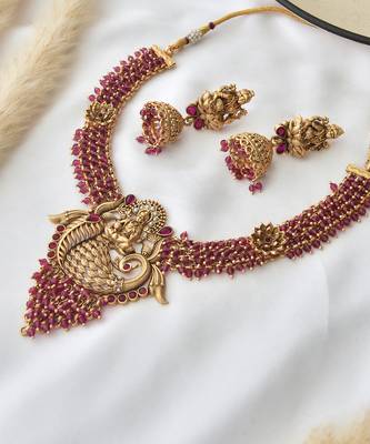 Red gold tone temple necklace set 2