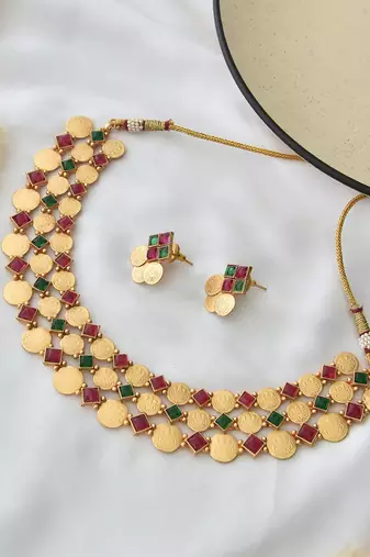 Red and green temple necklace set