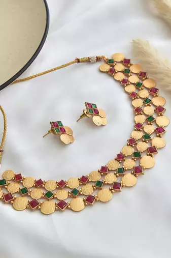 Red and green temple necklace set