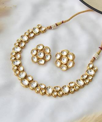 Gold tone kundan choker set 4