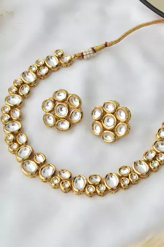 Gold tone kundan choker set