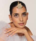 Gold tone kundan maang tikka