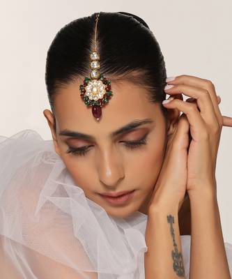 Red and green gold tone kundan maang tikka 5