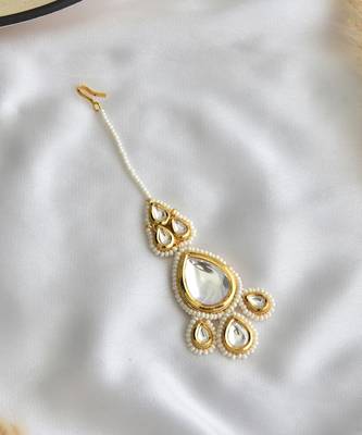 Gold tone polki maang tikka 2