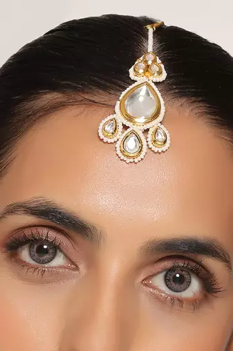 Gold tone polki maang tikka