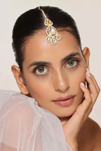 Gold tone polki maang tikka
