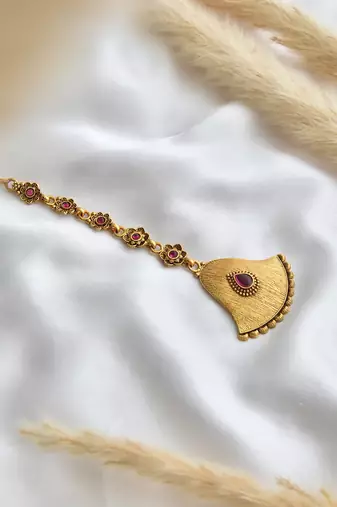 Red gold tone temple maang tikka