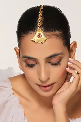 Red gold tone temple maang tikka
