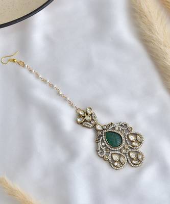 Green silver tone polki maang tikka 2