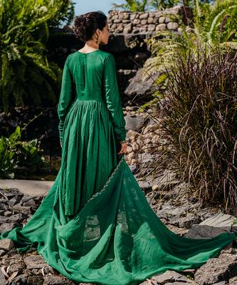 Emerald green embroidered anarkali set 3