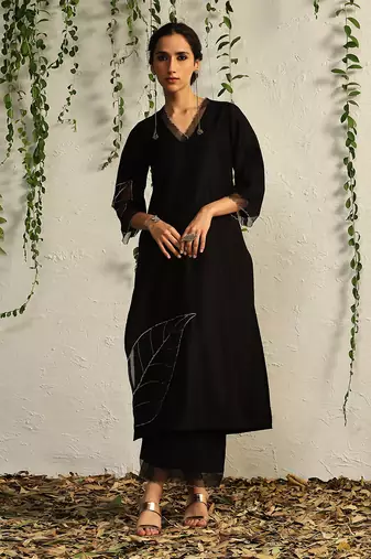 Black chanderi hand embroidered kurta set
