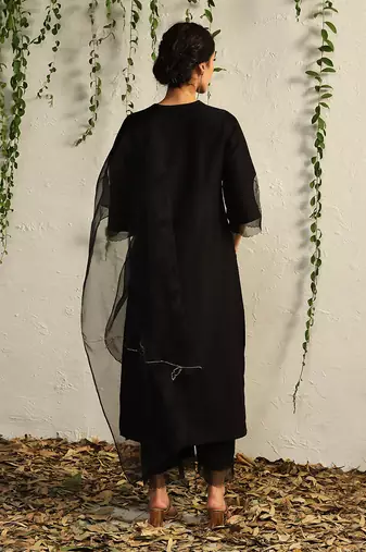 Black chanderi hand embroidered kurta set