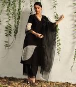 Black chanderi nakshi and zari kurta set
