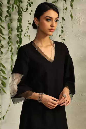 Black chanderi nakshi and zari kurta set