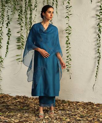True blue chanderi nakshi and zari kurta set 1