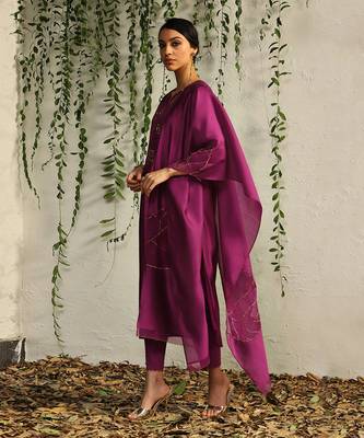 Pop pink chanderi nakshi and zari work kurta set 2