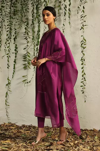 Pop pink chanderi nakshi and zari work kurta set