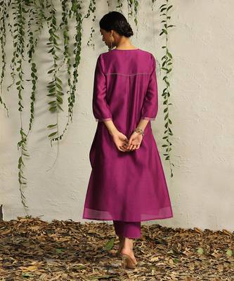 Pop pink chanderi nakshi and zari work kurta set 3