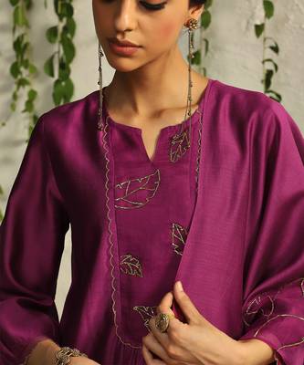 Pop pink chanderi nakshi and zari work kurta set 5