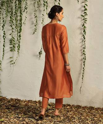 Spice orange chanderi nakshi and zari work kurta set 4