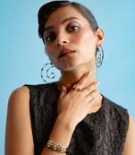 Luminous gold velvet sage ring