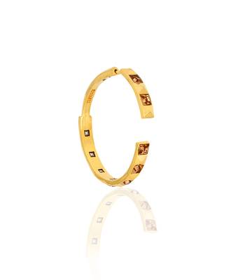 Golden musky cedar earring 4