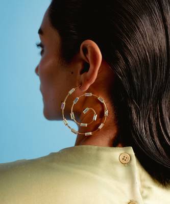 Gold classic merigold earring 2