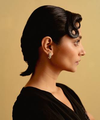 Silver sweet magnolia earring 1