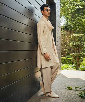 Beige udvah chikankari kurta set 2