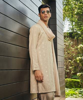 Beige udvah chikankari kurta set 4