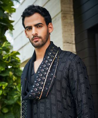 Black vyom chikankari kurta set 4