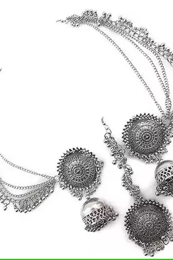 Mangtikka set with side chain Jhumka