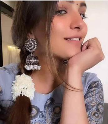 Celebrity Jhumka Earrings 2