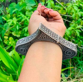 Antique Designer Square Kada 3